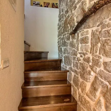 Vila Vila Sherpa Stranici kod Lovreca